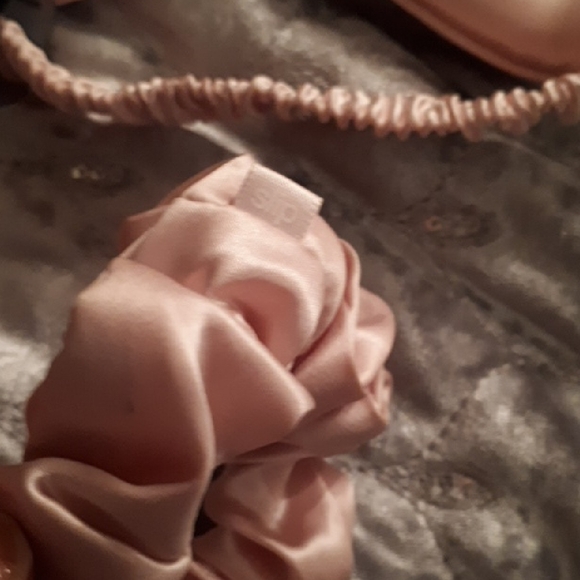 Slip Silk 100% Blush Silk Eye Mask & Slip 100% Silk Hair Tie Scrunchie Lot Set - Picture 9 of 10